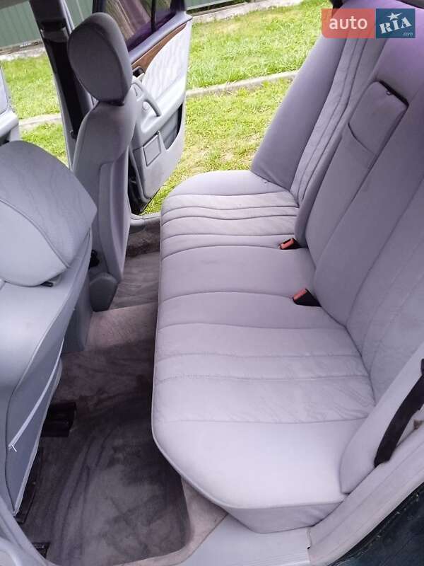 Седан Mercedes-Benz E-Class 1998 в Чорткові