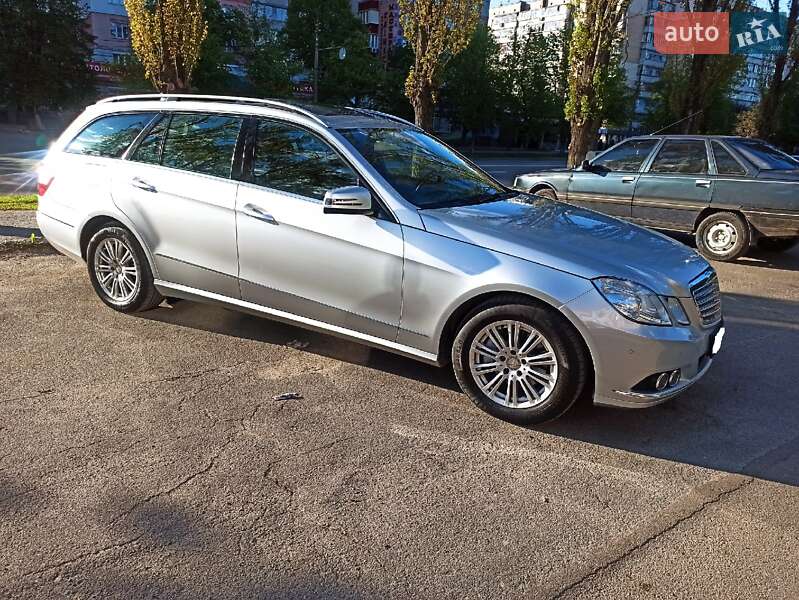 Универсал Mercedes-Benz E-Class 2011 в Киеве