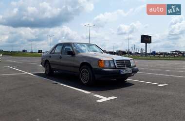 Седан Mercedes-Benz E-Class 1990 в Львове