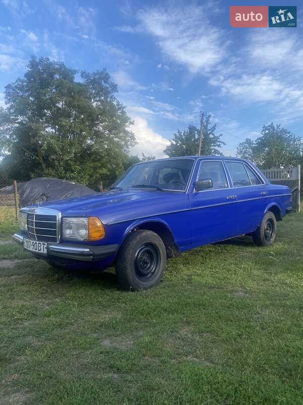 Седан Mercedes-Benz E-Class 1981 в Хмельнике