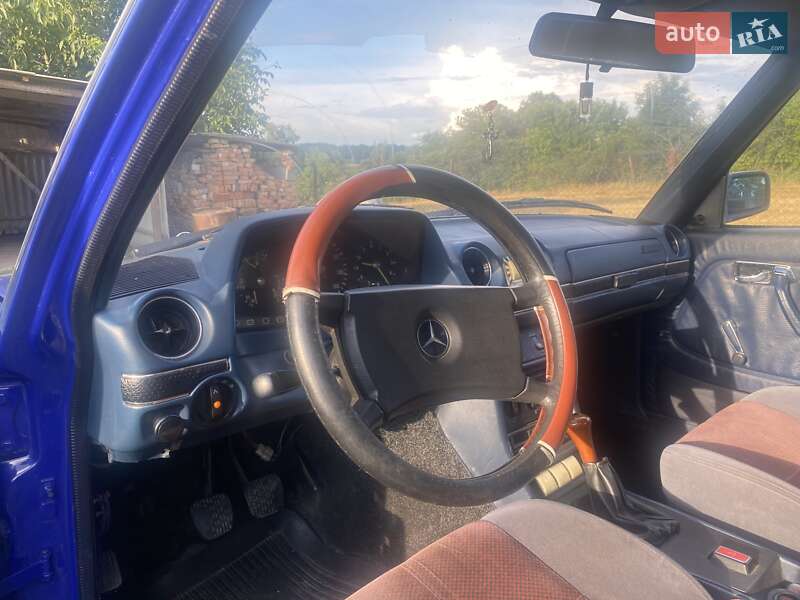 Седан Mercedes-Benz E-Class 1981 в Хмельнике