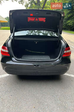 Седан Mercedes-Benz E-Class 2011 в 