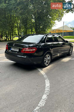 Седан Mercedes-Benz E-Class 2011 в 