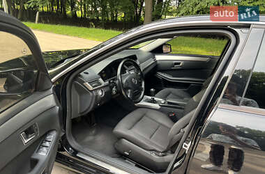 Седан Mercedes-Benz E-Class 2011 в 