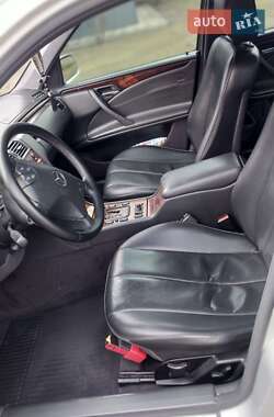 Седан Mercedes-Benz E-Class 2002 в Чернівцях