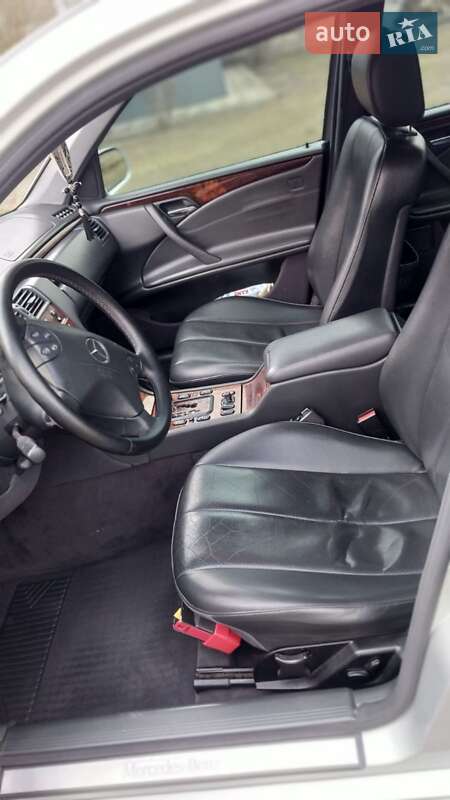 Седан Mercedes-Benz E-Class 2002 в Черновцах