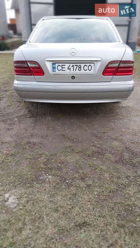 Седан Mercedes-Benz E-Class 2002 в Черновцах