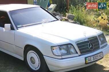 Седан Mercedes-Benz E-Class 1986 в Днепре