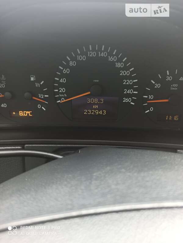 Седан Mercedes-Benz E-Class 2000 в Запорожье