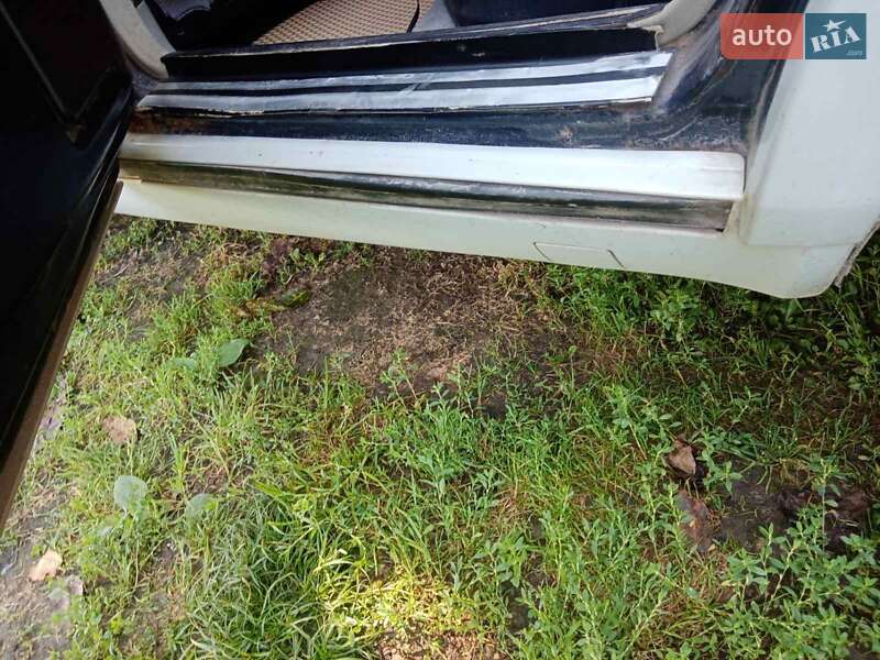 Седан Mercedes-Benz E-Class 1986 в Самборі