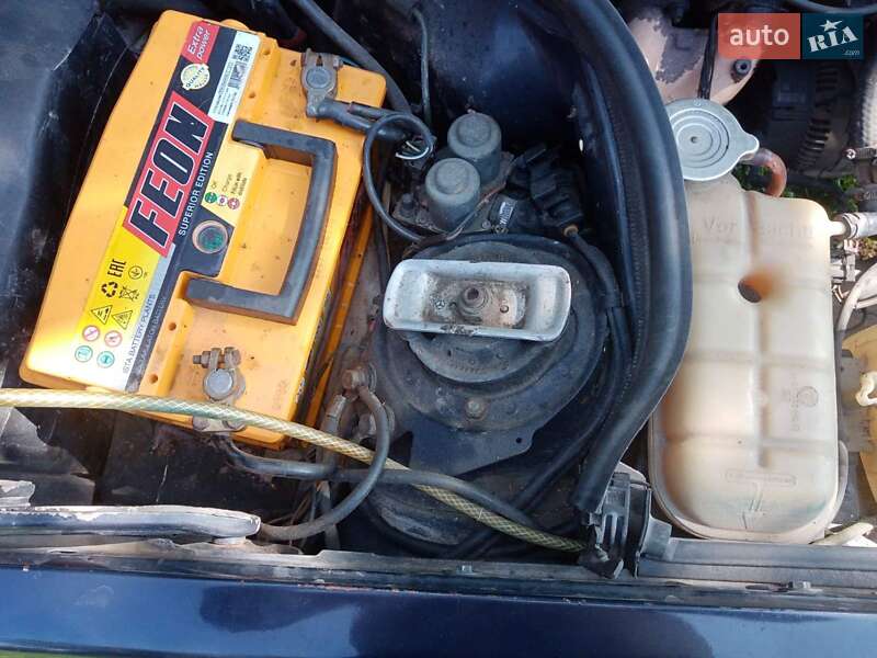 Седан Mercedes-Benz E-Class 1986 в Самборі