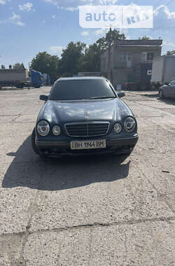 Седан Mercedes-Benz E-Class 2000 в Одессе