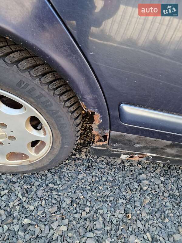 Седан Mercedes-Benz E-Class 1997 в Луцьку