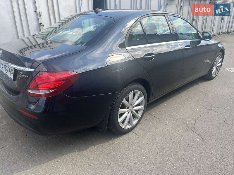 Седан Mercedes-Benz E-Class 2018 в Києві