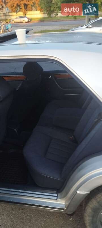 Седан Mercedes-Benz E-Class 1994 в Львові