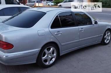 Седан Mercedes-Benz E-Class 2000 в Івано-Франківську