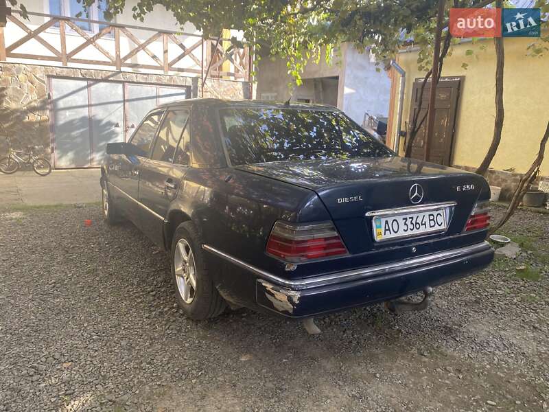Седан Mercedes-Benz E-Class 1993 в Ужгороде