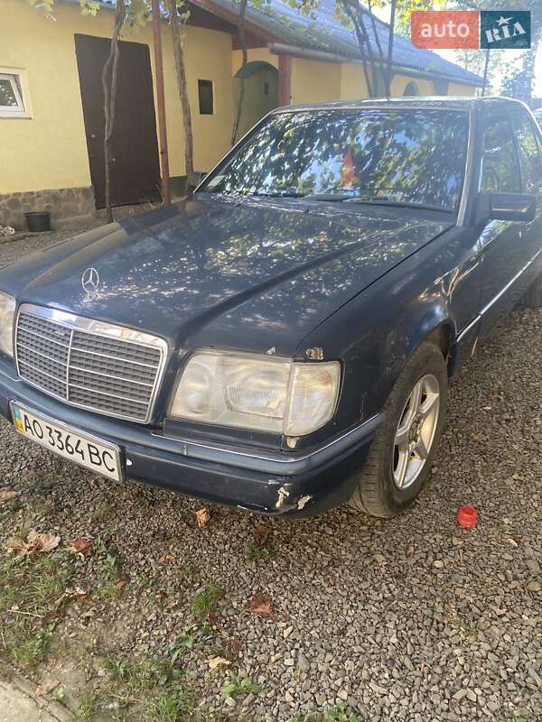 Седан Mercedes-Benz E-Class 1993 в Ужгороде