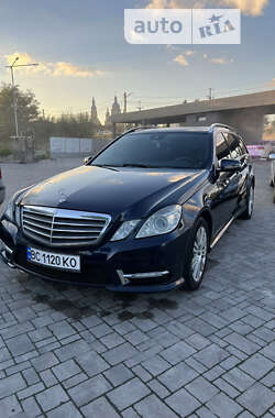 Универсал Mercedes-Benz E-Class 2012 в Львове