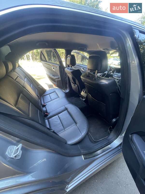 Седан Mercedes-Benz E-Class 2012 в Кривом Роге
