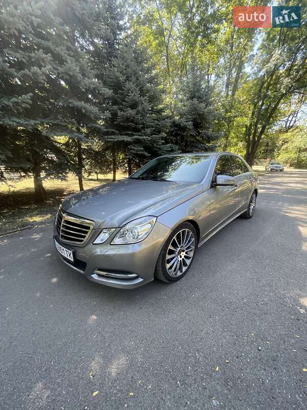 Седан Mercedes-Benz E-Class 2012 в Кривом Роге