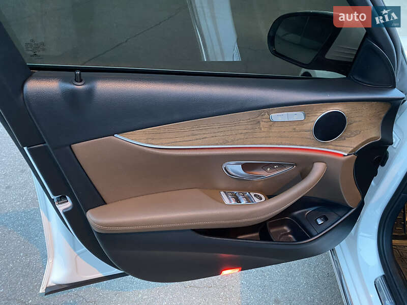 Седан Mercedes-Benz E-Class 2017 в Хусте