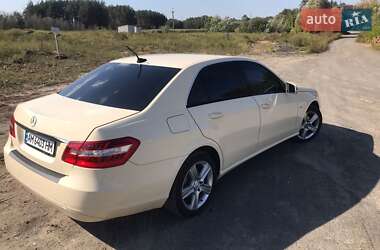Седан Mercedes-Benz E-Class 2012 в Пулинах