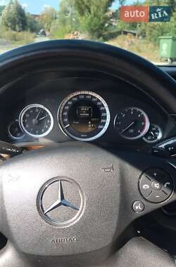 Седан Mercedes-Benz E-Class 2012 в Пулинах