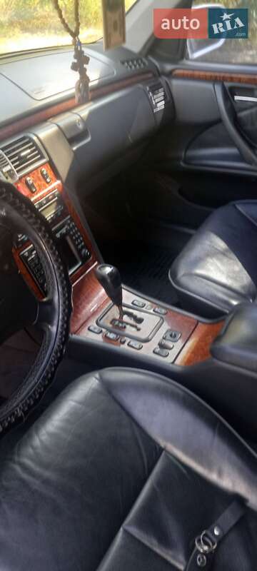 Седан Mercedes-Benz E-Class 2000 в Полтаві
