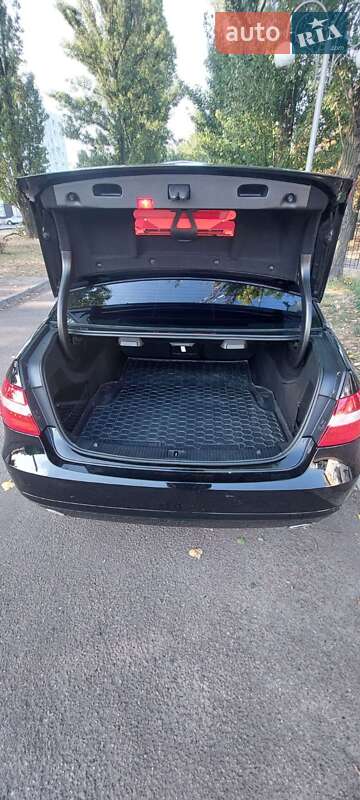 Седан Mercedes-Benz E-Class 2011 в Черкасах
