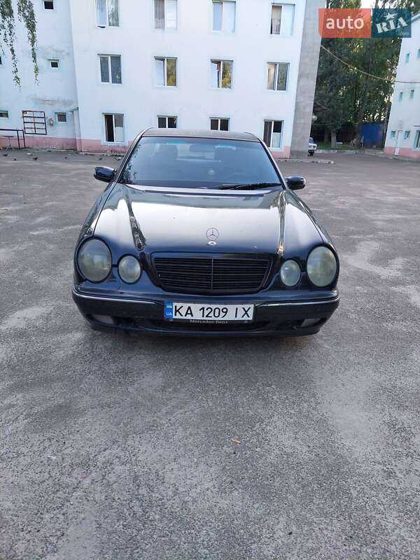Седан Mercedes-Benz E-Class 2001 в Києві