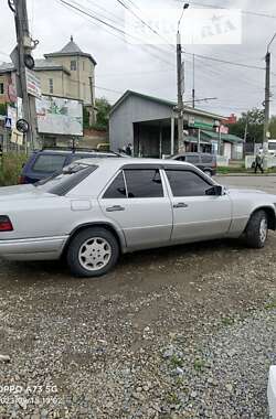 Седан Mercedes-Benz E-Class 1993 в Чернівцях