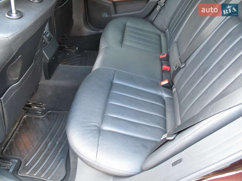 Седан Mercedes-Benz E-Class 2011 в Днепре