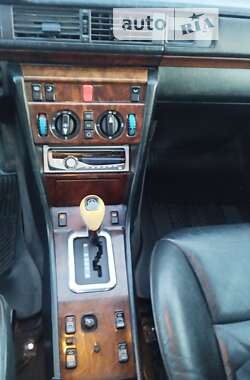 Седан Mercedes-Benz E-Class 1994 в 