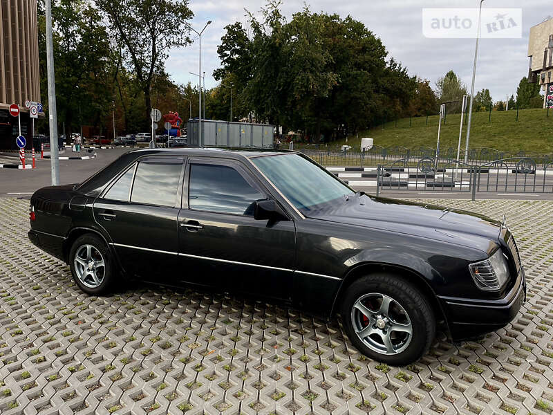 Седан Mercedes-Benz E-Class 1990 в Харкові