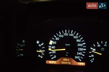 Седан Mercedes-Benz E-Class 1997 в Києві