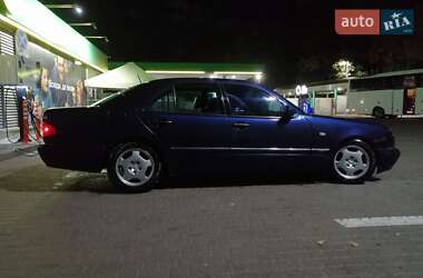 Седан Mercedes-Benz E-Class 1997 в Києві