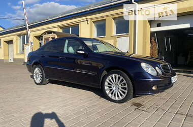 Седан Mercedes-Benz E-Class 2002 в Косове