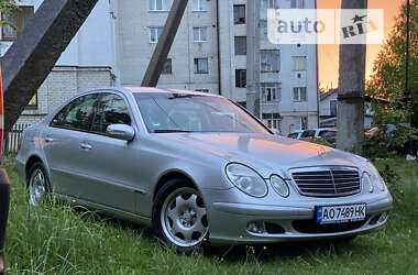 Седан Mercedes-Benz E-Class 2004 в Новояворовске