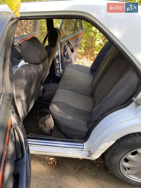 Седан Mercedes-Benz E-Class 1995 в Черноморске