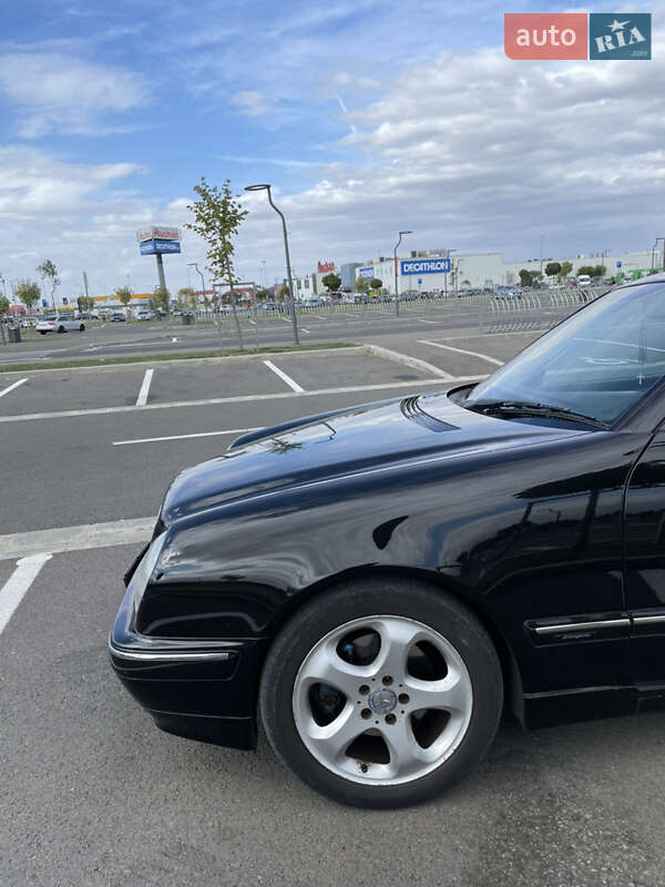 Седан Mercedes-Benz E-Class 2001 в Івано-Франківську