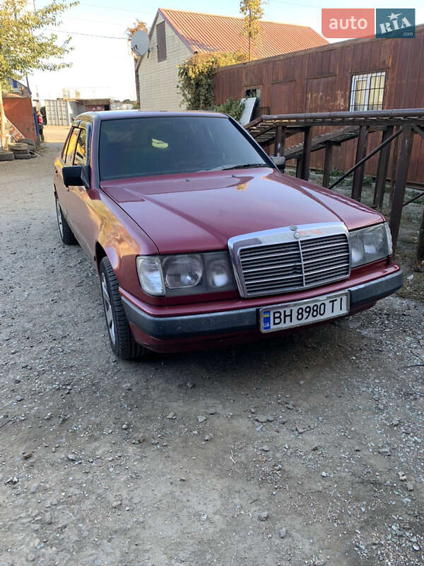 Mercedes-Benz E-Class 1989