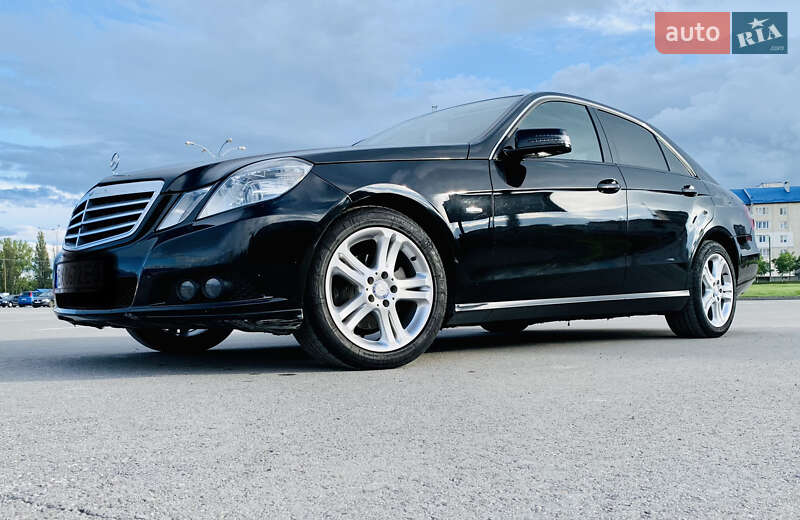 Седан Mercedes-Benz E-Class 2011 в Кам'янець-Подільському