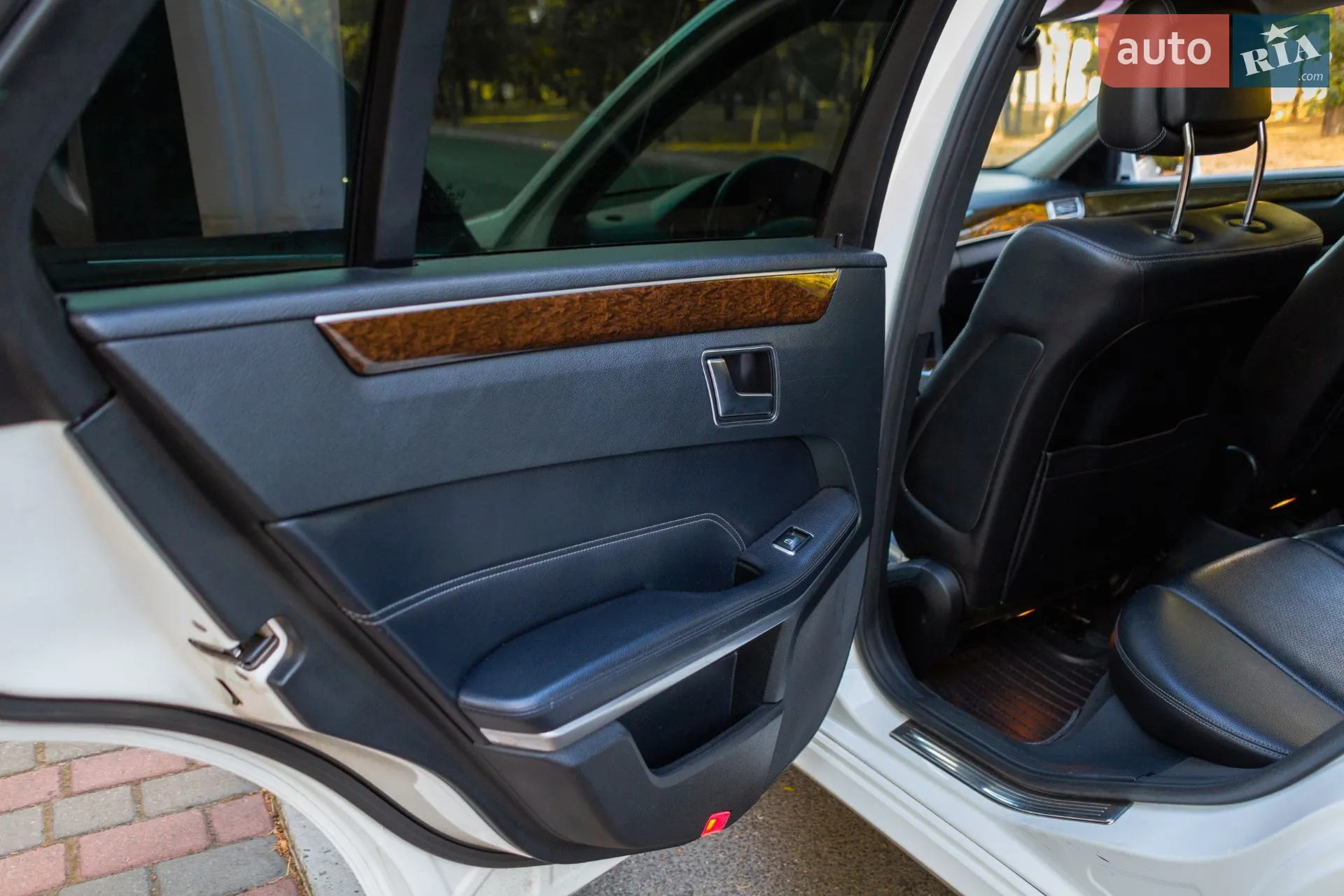 2013 Mercedes-Benz E-klasse - мініатюра 18