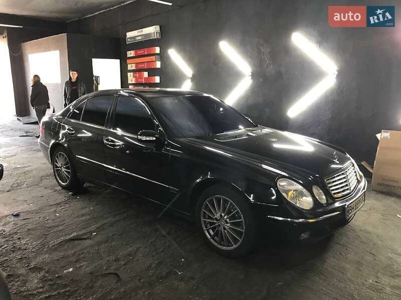 Седан Mercedes-Benz E-Class 2004 в Одесі