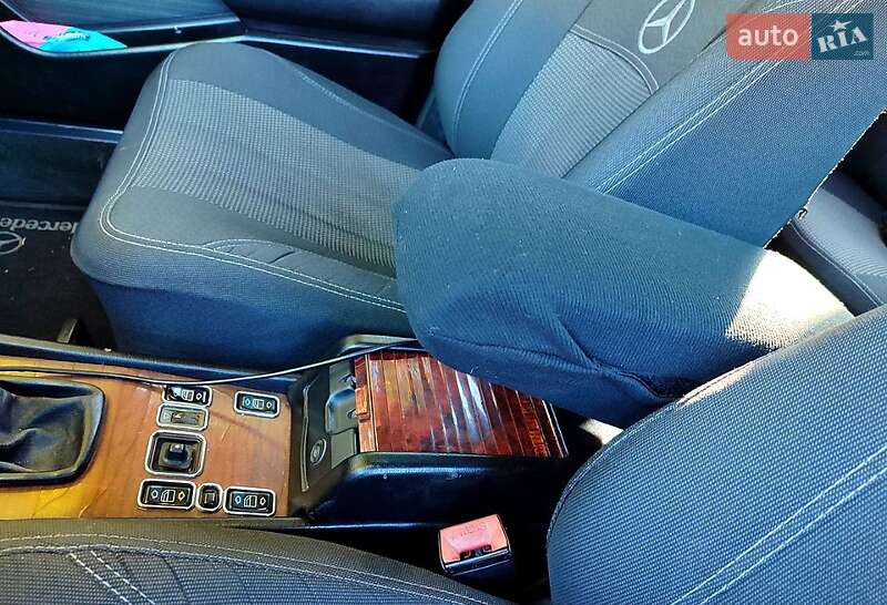 Седан Mercedes-Benz E-Class 1988 в Одессе