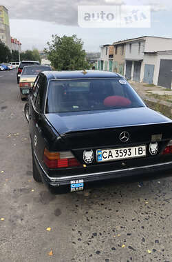 Седан Mercedes-Benz E-Class 1992 в Ровно