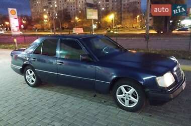 Седан Mercedes-Benz E-Class 1995 в Харкові