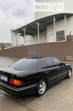 Седан Mercedes-Benz E-Class 2000 в 