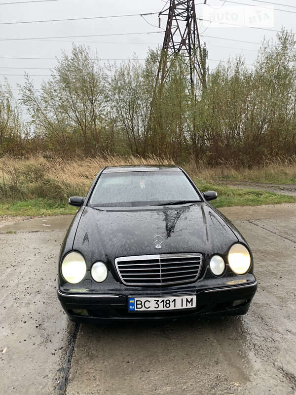 Седан Mercedes-Benz E-Class 2000 в 